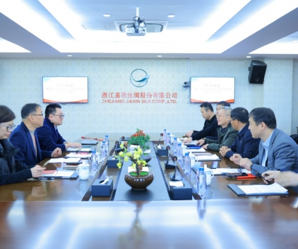 �й���֯Ʒ��֧���̻�ܼײ��᳤һ�����õ��� ���������ó��������������Я��̽Ѱǰ���¾�